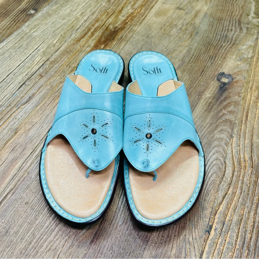 New ~ Sofft Turquoise Leather Floral Slip On Low Heeled Sandals Size 9